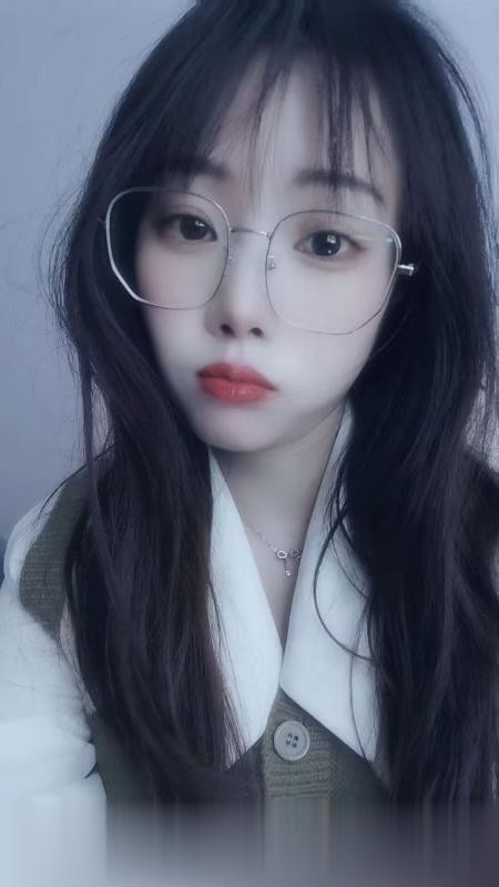 无锡惠山区眼镜妹萌萌jk学生服丝袜