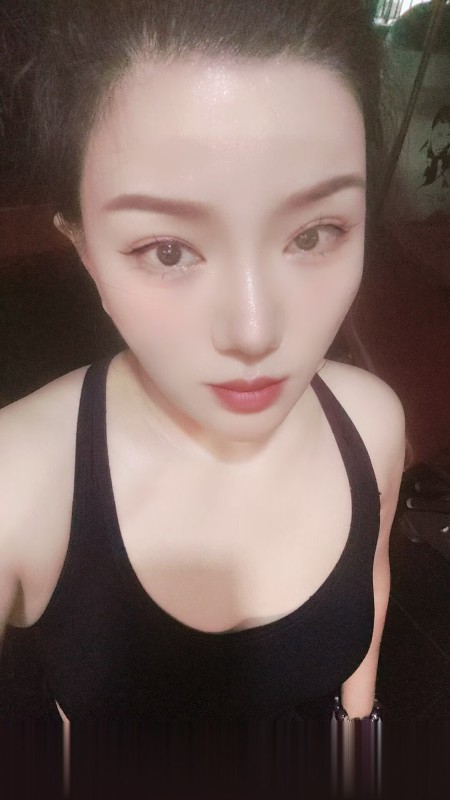 深圳罗湖健身瑜伽老师百合