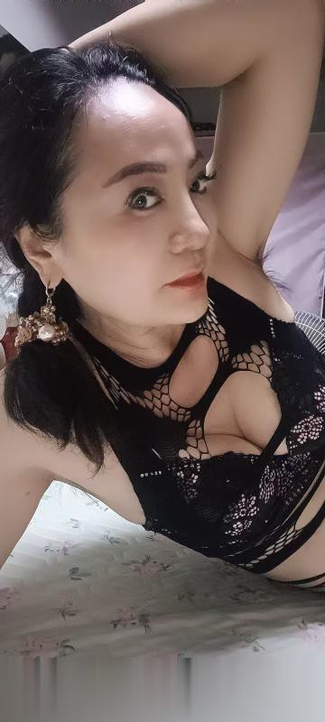 重庆-沙坪坝泻火熟女..自聊自做的少妇，身材苗条