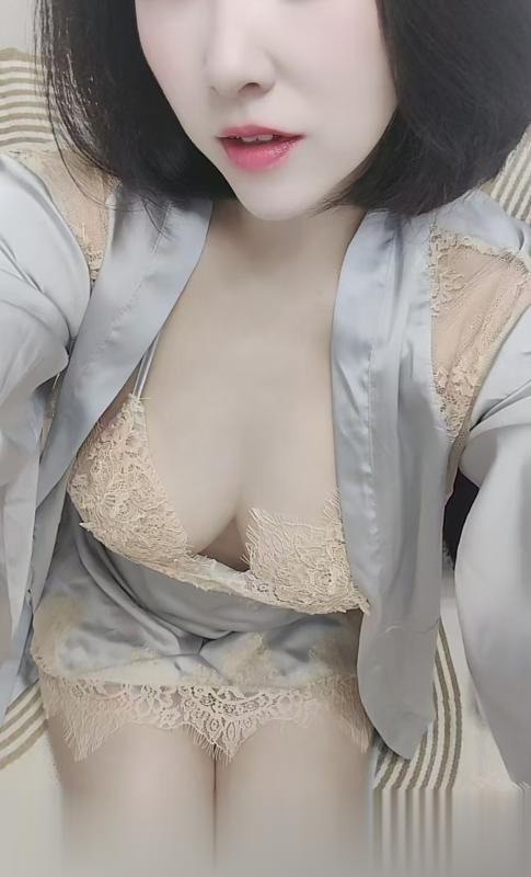 杭州气质大胸妹子