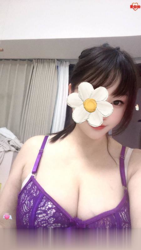 深圳罗湖大奶小梦丝袜 鸳鸯浴