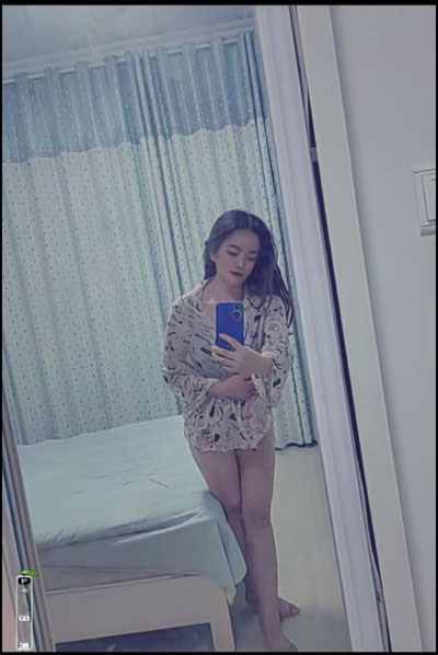 北京南方姑娘精品中小项身上皮肤又白又嫩，大屁股