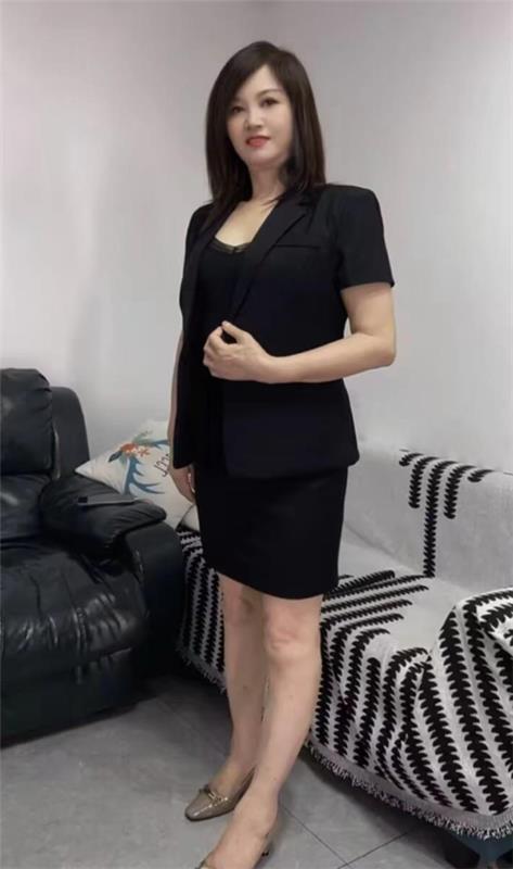 广州前凸后翘的熟女