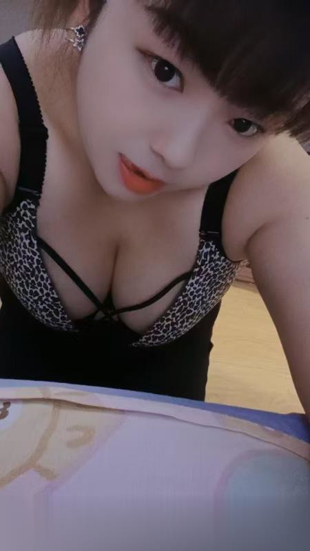 天津-河北一个胸大的小姐姐