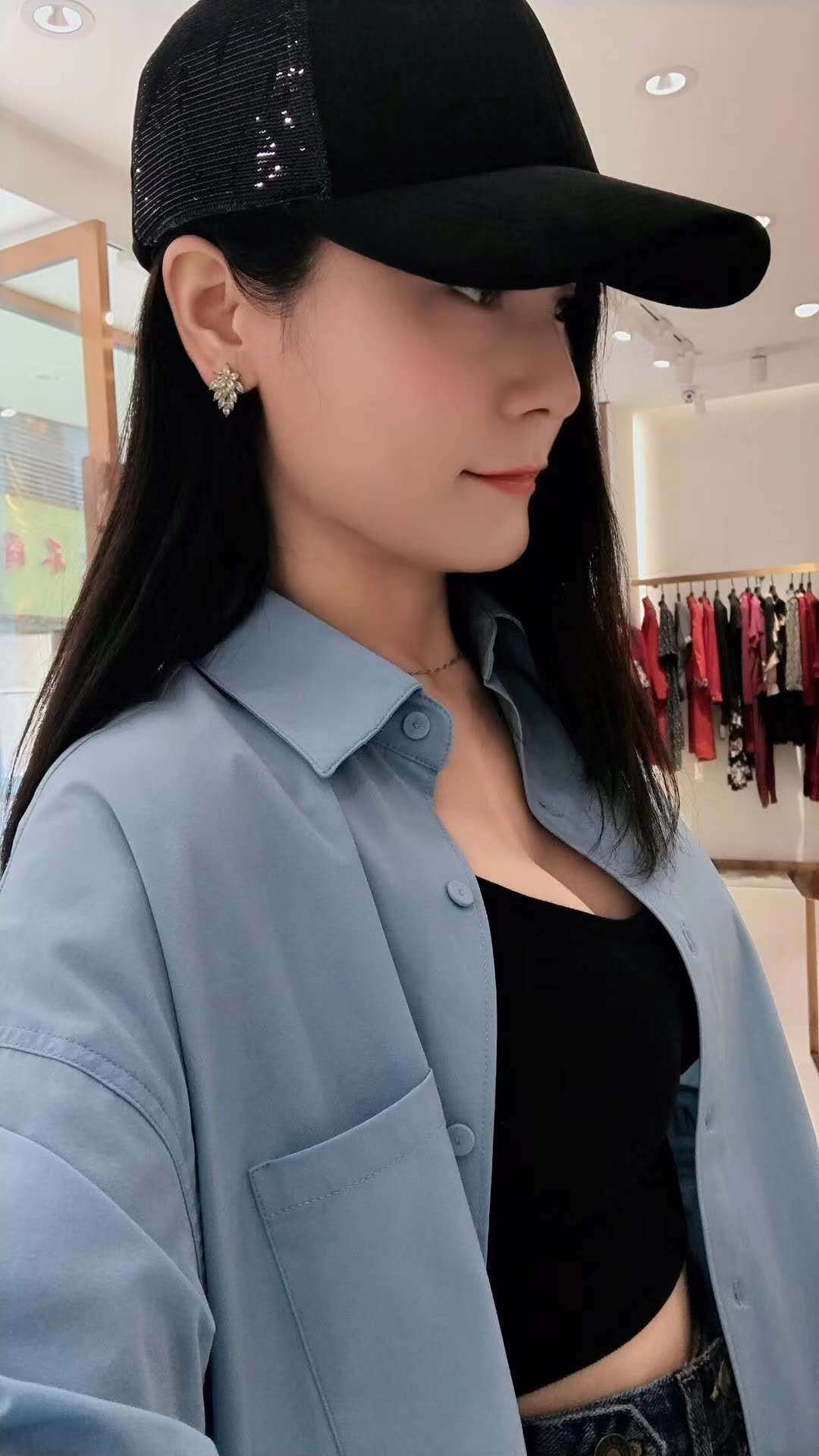 成都 d奶大胸妹子，妹儿服务有耐心