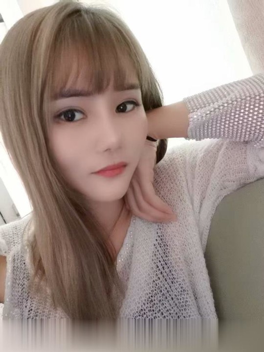 南京竹山路安琪.妹子身高至少168以上。身材修长，带点马...