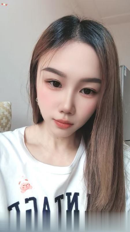 成都小姐夏日的么么茶