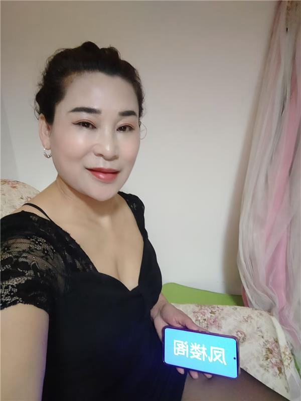 深圳熟女风骚艳艳可后花园