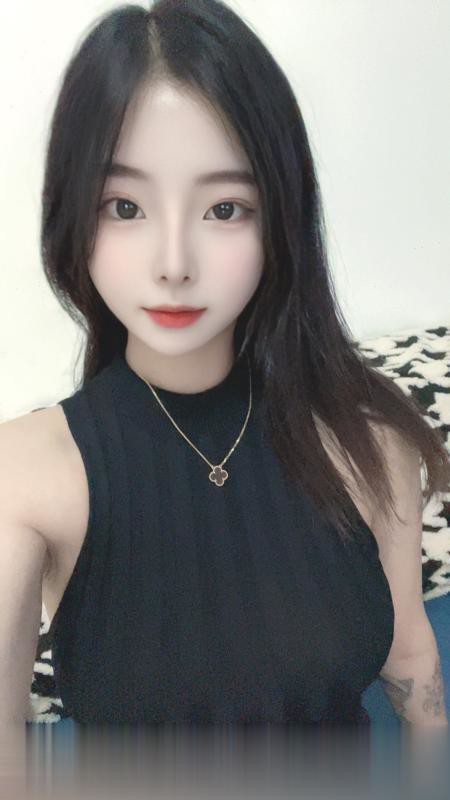 深圳性感半只狐狸会所出来的小姐姐