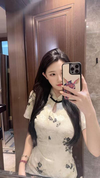 石家庄小姐姐身材超顶，胸挺肤白，甜美撩人