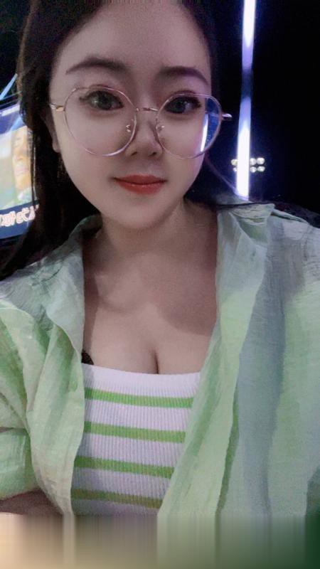 武汉光谷F真大胸琦琦
