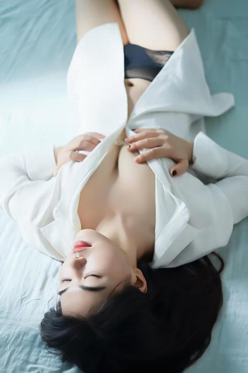 北京亲测个人按摩手法好的小姐姐可盐可甜身材性感