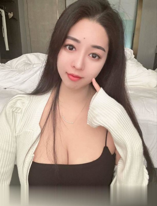 青岛市北美女服务系女孩身材比例非常不错，腿长胸大而...