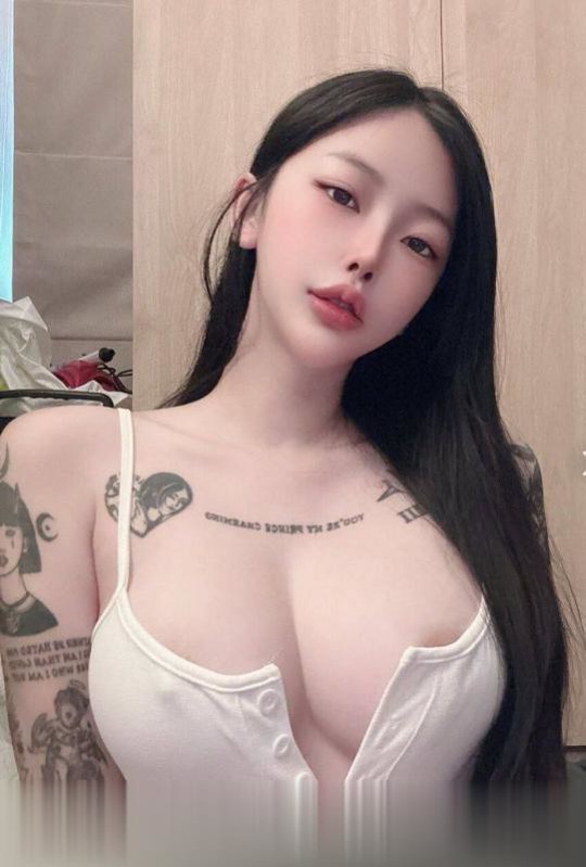 济南通体纹身小妹