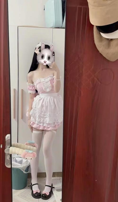 北京广渠门外超短裙黑丝JK嫩妹舔蛋蛋