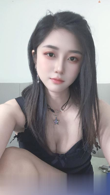 武汉武昌风情安怡姐姐前凸后翘，两只大白兔摇摇欲坠，...