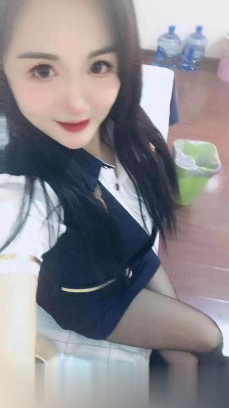 郑州棉纺路服务系短裙和丝袜xjj